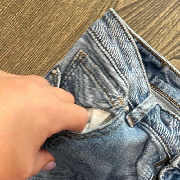 American Eagle Womens Mom Jeans Mid Rise Denim Stretch Light Wash Blue Size 10 - Picture 5 of 12